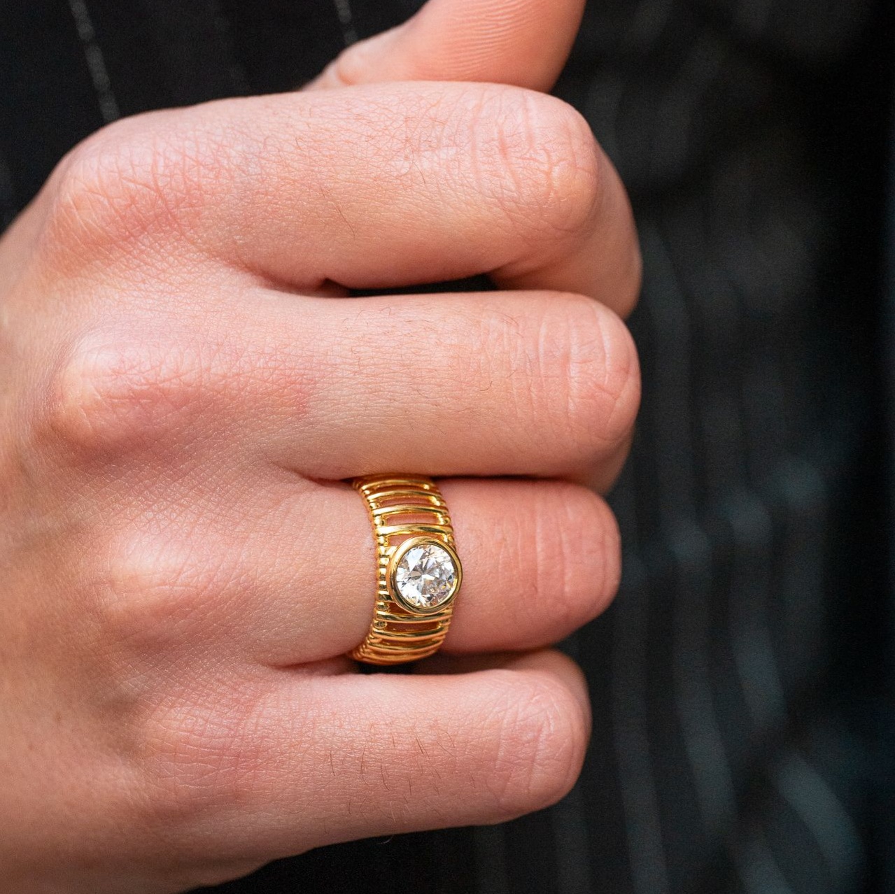 Anello Fascia Traforata Diamante B